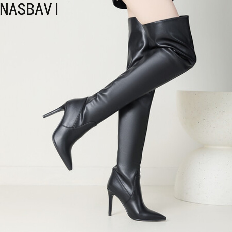 Zip Up Boots Short - NASBAVI รองเท้าส้นสูงหัวแหลมสีดำ ดีไซน์หรูหราสำหรับผู้หญิง รองเท้าส้นสูงทรงบางแบบสวมเหนือเข่า จับจีบ แต่งระบาย
