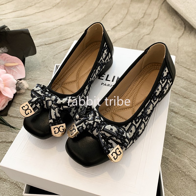 Women Shoes Heels - รองเท้าส้นเตี้ยแบบสวมสบายสไตล์ฝรั่งเศสสำหรับผู้หญิง ดีไซน์เซ็กซี่ หัวเหลี่ยม แต่งลายปัก เหมาะกับกระโปรง ส้นเตี้ยเล็กน้อย