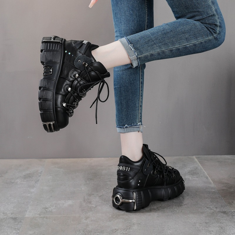 Edgy Fashion ต้องมี! Heavy Met - Women Shoes Must Have บทวิจารณ์และราคา