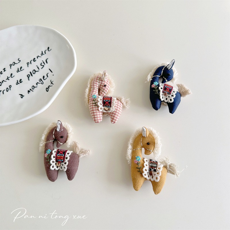 เข็มกลัดรูปม้าโพนี่น่ารัก ทำจา - Women Shoes Must Have บทวิจารณ์และราคา
