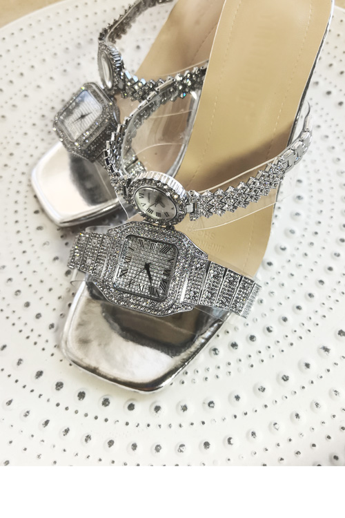 รองเท้าส้นสูงคริสตัลดีไซน์ดั้ง - Clear Strap Heel บทวิจารณ์และราคา