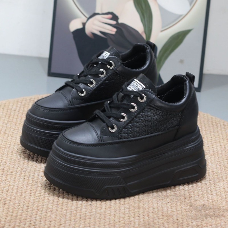 รองเท้าผ้าใบส้นเตารีดแบบหนา รุ - Wedge Heeled Sneaker บทวิจารณ์และราคา
