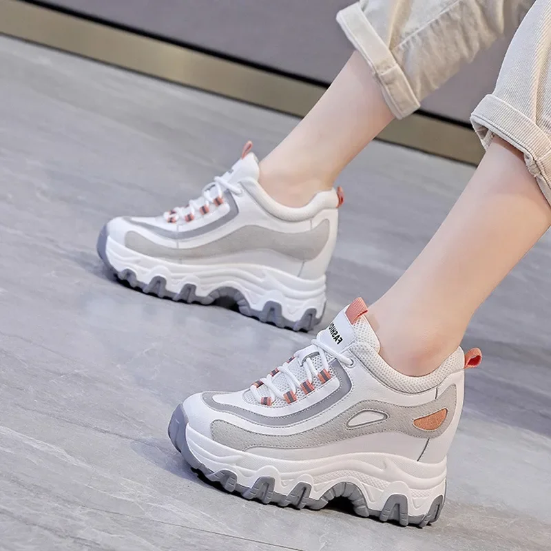 9 ซม.ของแท้หนังแพลตฟอร์ม WEDGE - Wedge Heeled Sneaker บทวิจารณ์และราคา
