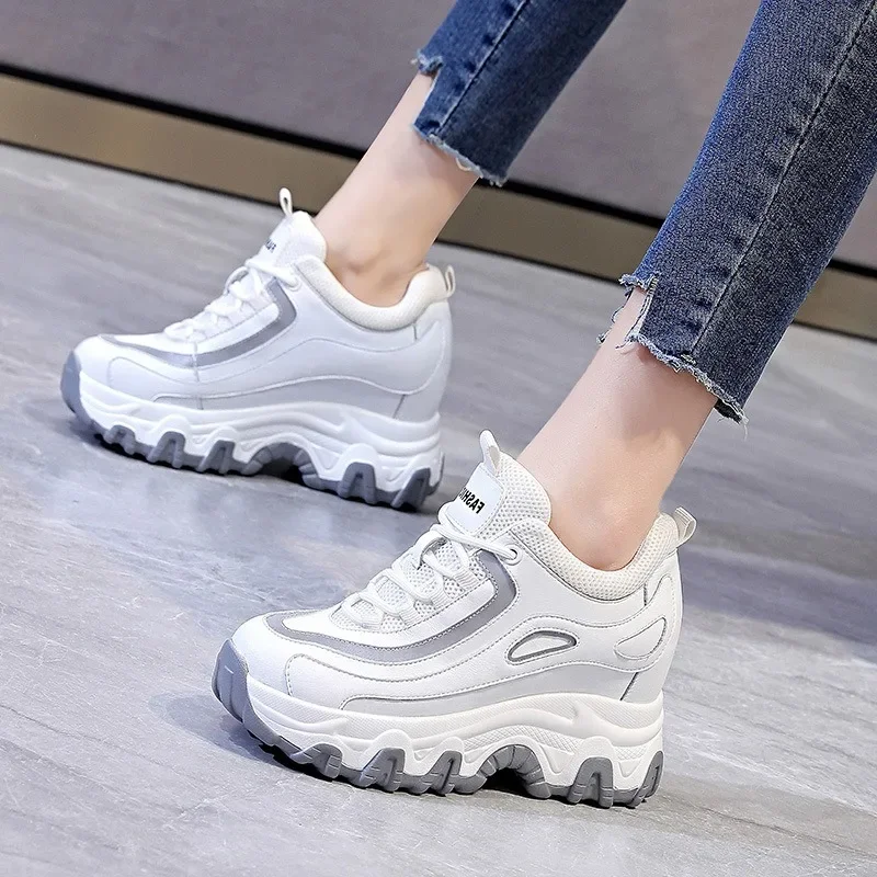 9 ซม.ของแท้หนังแพลตฟอร์ม WEDGE - Wedge Heeled Sneaker บทวิจารณ์และราคา