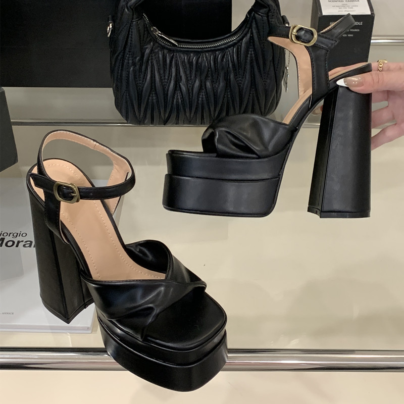 สไตล์ดาวแฟชั่นคู่แพลตฟอร์มWedg - Wedge Heeled Sneaker บทวิจารณ์และราคา