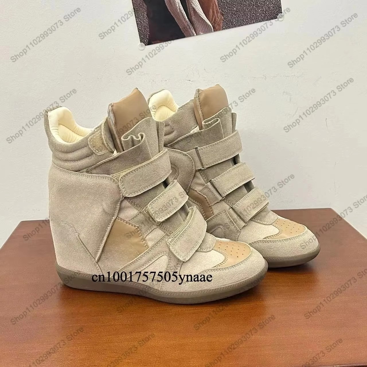รองเท้าผ้าใบหุ้มข้อส้นลิ่มซ่อน - Wedge Heeled Sneaker บทวิจารณ์และราคา